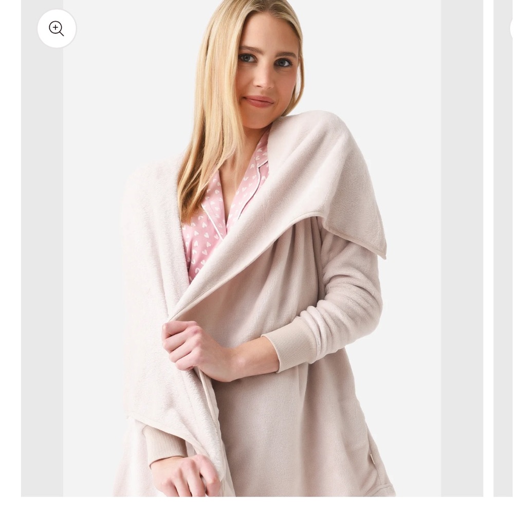 UGG Women's Orla Blanket
Fleece Cardigan cream ivory beige neutral nude